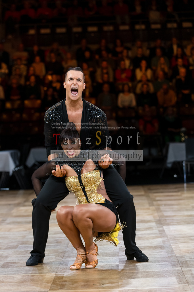 20241109_DM-Formationen_Vorrunde_1175 | Tanzsportbilder, Standardtanz, Lateintanz, WDSF, DTV, LTVB, dancecomp, goc, hessen tanzt, blaues band der spree, walzer, tango, wiener walzer, slowfox, quickstepp, samba, rumba, cha-cha-cha, paso doble. jive, hd-kroft photography, turniertanzsport