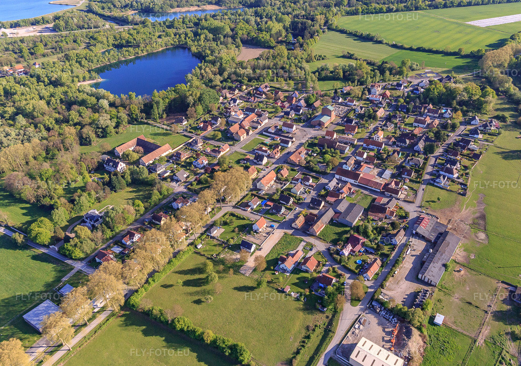 Vue aérienne: Vue de la ville depuis le nord à Fort-Louis dans le département Bas Rhin, France – .Photo: IMG_099075.jpg prise le 23/04/2017 par Werner Riehm/FLY-FOTO.eu – Résolution de l'original: 4854 x 3415 px