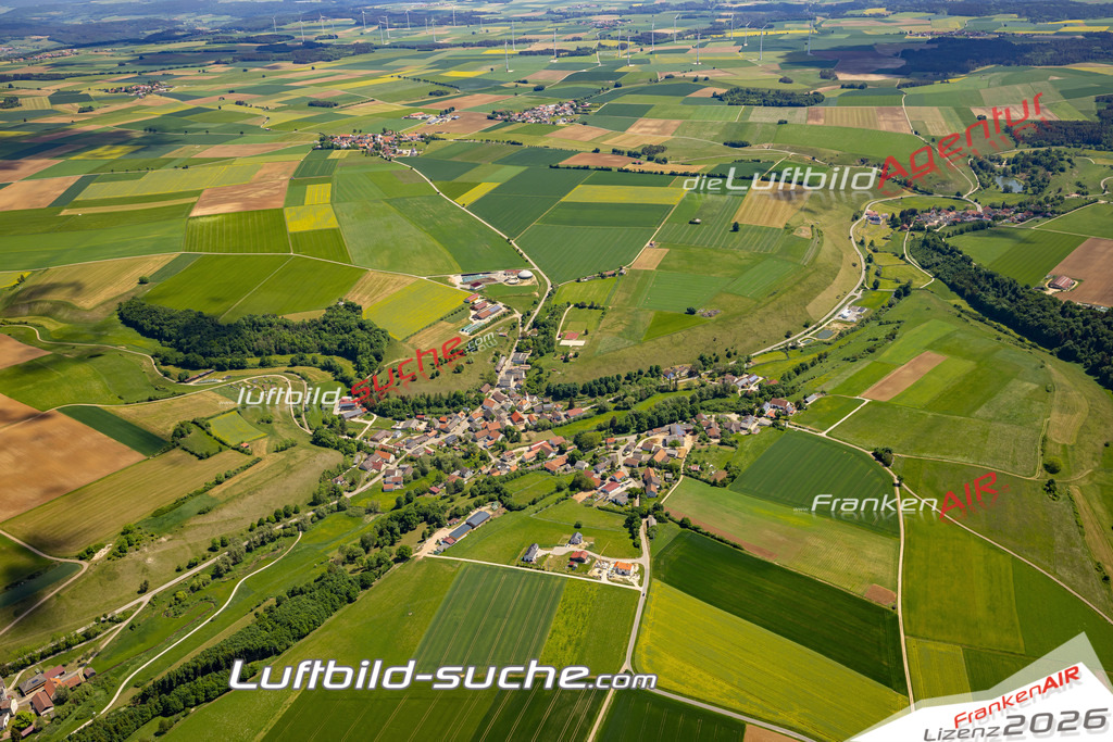 Aktuelles Luftbild von Gersdorf Nennslingen - Die Luftaufnahme wurde 2022 mittels UL-Flugzeug erstellt ( keine Drohne ) - hochauflösende Kamera-Systeme von  Canon -Beste Qualität - Für grossformatige Ausdrucke geeignet. Die Geschenkidee !