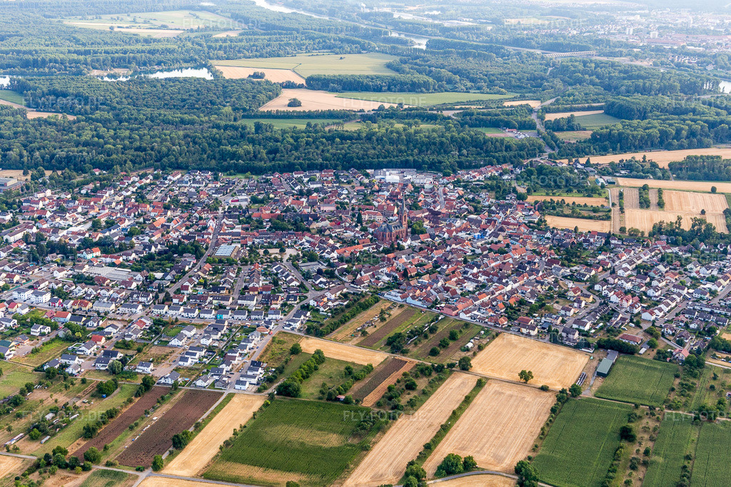 Luftbild: Ortsansicht von Nordosten im Ortsteil Rheinsheim in Philippsburg im Bundesland Baden-Württemberg in Deutschland. Foto: IMG_109075.jpg vom 19.07.2018 durch Werner Riehm/FLY-FOTO.de
