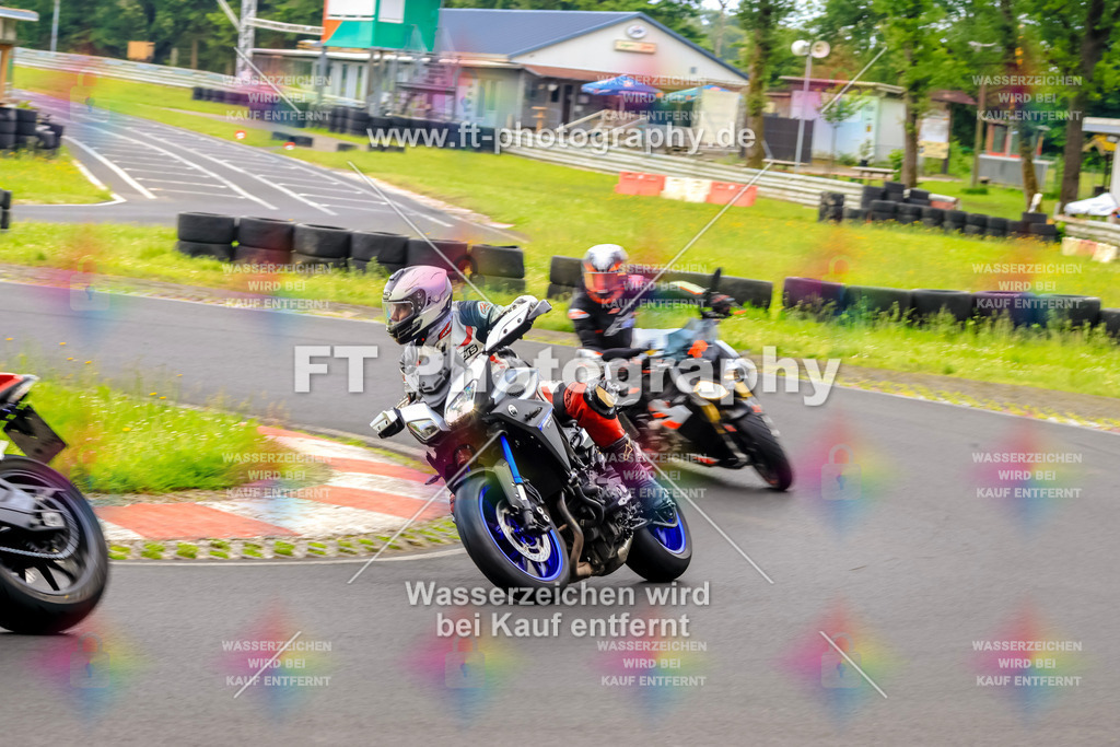 VBK-7752 | Hier findet Ihr Bilder von Touristenfahrten auf der Nürburgring Nordschleife oder von anderen Veranstaltungen die ich besucht habe. Viel Spass beim Durch Schauen 