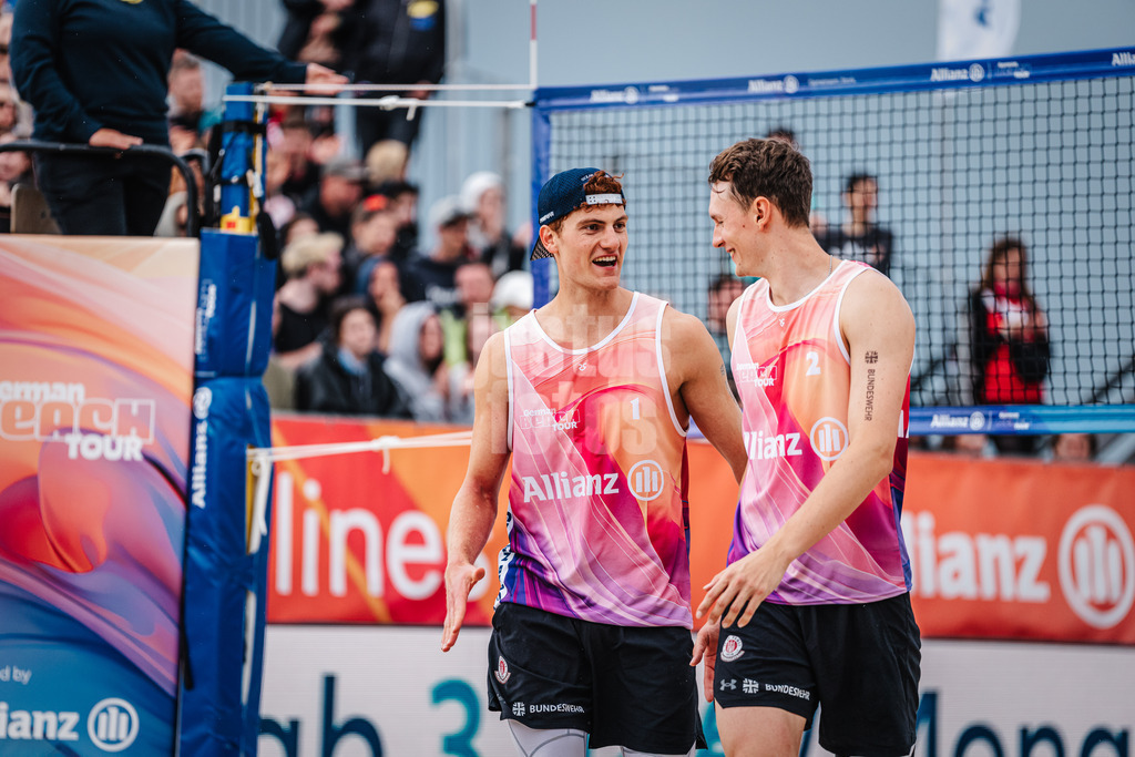Beachvolleyball | Männer | German Beach Tour 2024 | Tourstop Düsseldorf | 19.05.2024 | Max Just (links) und Robin Sowa (rechts)