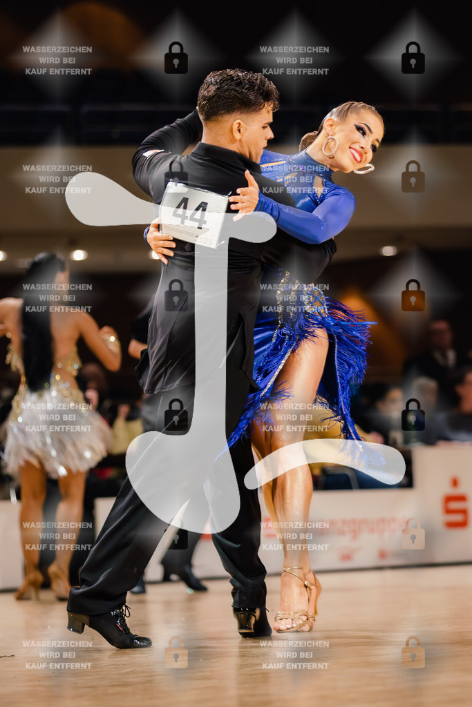 Goldstadtpokal 2025 - WDSF World Open Latin 31st (44) Francisco Pedrosa _ Tabea Klemm (Schwarz Weiß Club Pforzheim)-2025-01-25-6509 | Webshop for digital downloads and prints of dance sport, event & show photographer Julian Link - Realisiert mit Pictrs.com