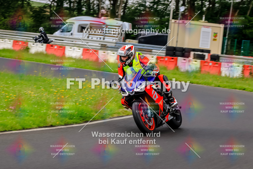 VBK-6471 | Hier findet Ihr Bilder von Touristenfahrten auf der Nürburgring Nordschleife oder von anderen Veranstaltungen die ich besucht habe. Viel Spass beim Durch Schauen 