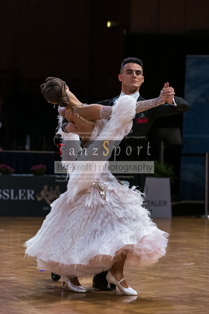 20250822_WDSF-GS-STD_R2_4688 | Tanzsportbilder, Standardtanz, Lateintanz, WDSF, DTV, LTVB, dancecomp, goc, hessen tanzt, blaues band der spree, walzer, tango, wiener walzer, slowfox, quickstepp, samba, rumba, cha-cha-cha, paso doble. jive, hd-kroft photography, turniertanzsport