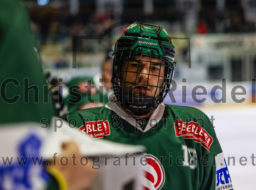 2023-11-12_063_TSV_Erding_gegen_EHC_Koenigsbrunn | Erding, Deutschland, 12.11.2023:
Eishockey, Bayernliga Vorrunde 2023 / 2024, 9. Spieltag, TSV Erding gegen EHC Königsbrunn, Endergebnis: 3:2

Jubel nach dem 1:1 durch Thomas Plihal (Erding Gladiators, #39)

Foto: Christian Riedel / fotografie-riedel.net