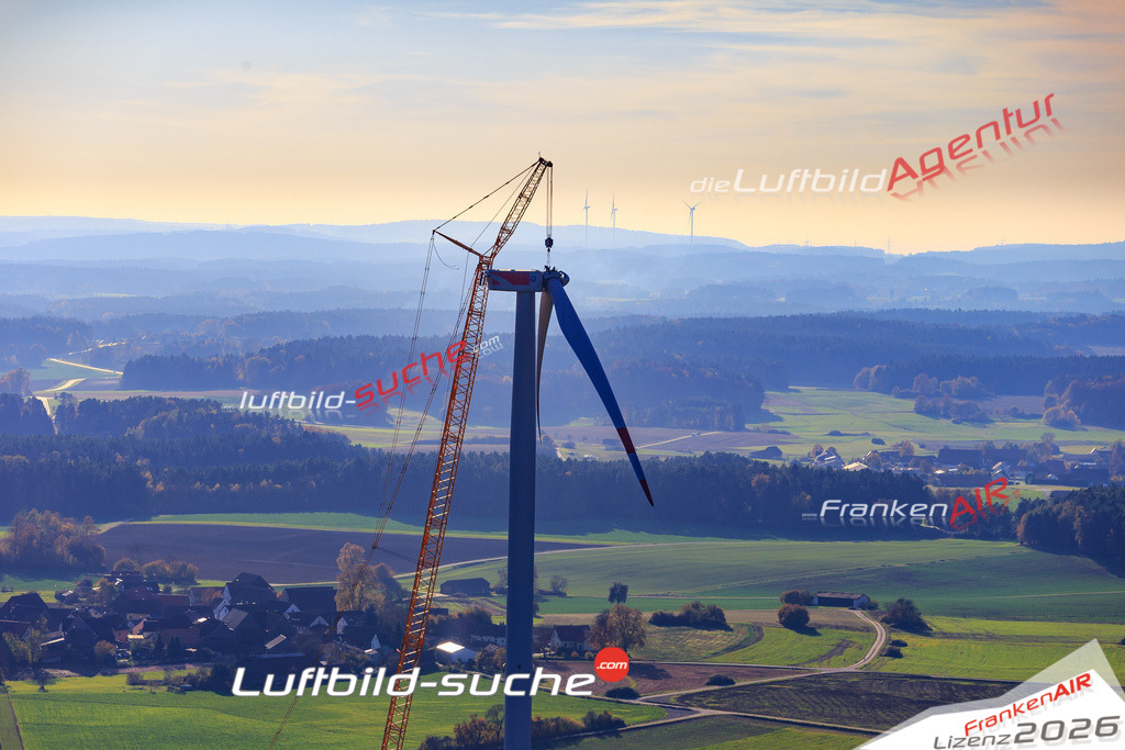 Die Luftaufnahme Windrad_reparatur - Kasendorf wurde 2017 mittels Flugzeug (keine Drohne) erstellt. Perfekte Schärfe und Druck- Auflösung- Garantiert!
