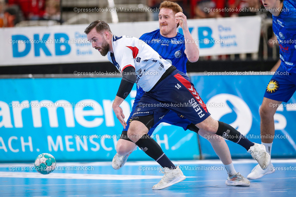 Due1HBL02062401030 | 02.06.2024, Handball, Düsseldorf, PSD-Bank Dome, Liqui Moly Handball Bundesliga, Spieltag 34, Saison 2023 2024, Bergischer HC - SG Flensburg-Handewitt: Teitur Örn Einarsson (SG Flensburg-Handewitt) gegen Lukas Stutzke (Bergischer HC)