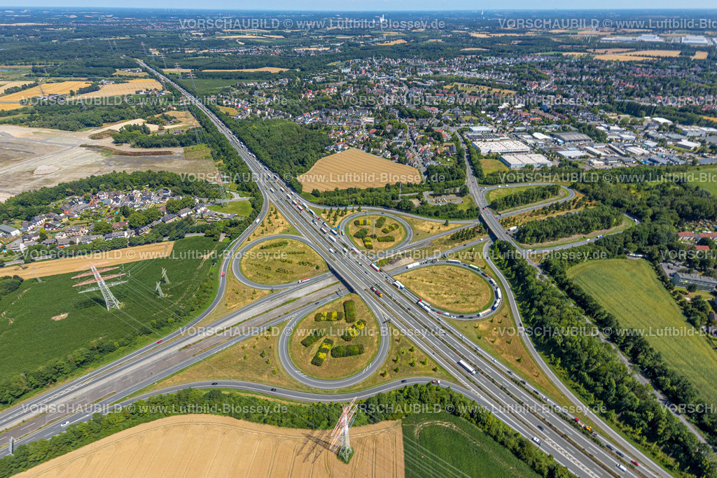 Dortmund220706081 | Luftbild, Autobahnkreuz Castrop-Rauxel-Ost mit A45 und A42 zusammen mit der Anschlussstelle Dreieck Dortmund-Bodelschwingh, Abfahrt Königshalt, Oestrich, Dortmund, Ruhrgebiet, Nordrhein-Westfalen, Deutschland