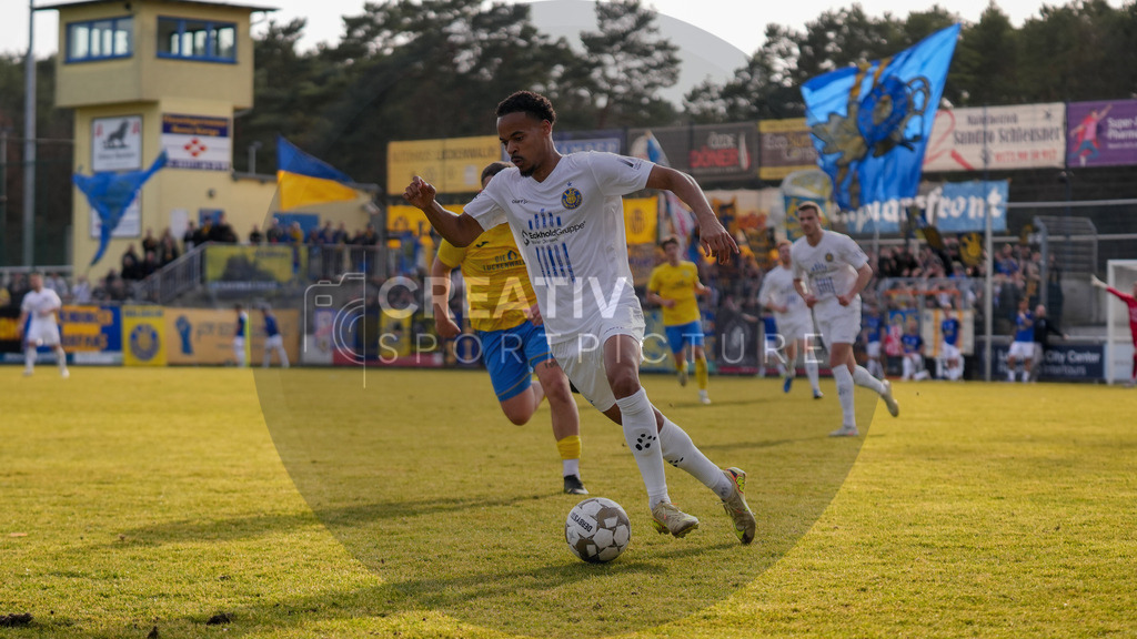 Fußball, Herren, Saison 2025/2026, Regionalliga Nordost, 24. Spieltag, FSV 63 Luckenwalde vs. 1.FC Lokomotive Leipzig, Samstag 28.02.2026, Werner-Seelenbinder-Stadion Luckenwalde, | Fußball, Herren, Saison 2025/2026, Regionalliga Nordost, 24. Spieltag, FSV 63 Luckenwalde vs. 1.FC Lokomotive Leipzig, Samstag 28.02.2026, Werner-Seelenbinder-Stadion Luckenwalde, Im Bild: Ayodele Adetula (Leipzig) - Realisiert mit Pictrs.com
