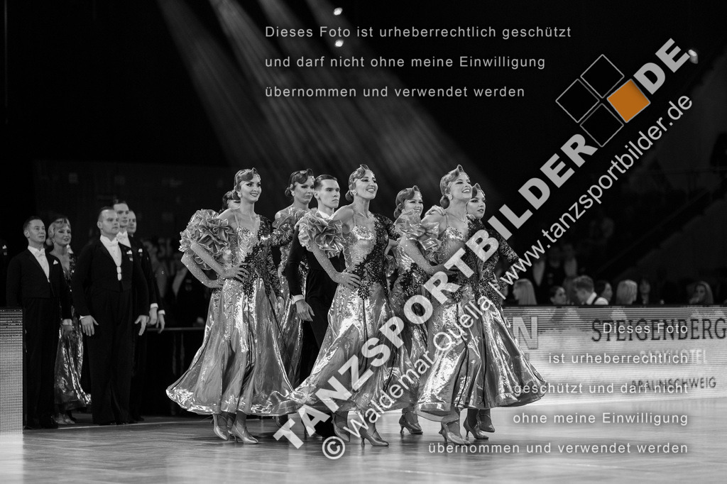 20251206-04101 | Hier finden Sie Tanz Bilder vom Latein und Standard Formationen tanzen. Sportbilder vom Tanzsport. Schöne Fotos und von Weltmeisterschaft, Europameisterschaft, Bundesliga, Regionalliga, Oberliga und Landesliga sowie von GOC Stuttgart, DanceComp, WM Bremen