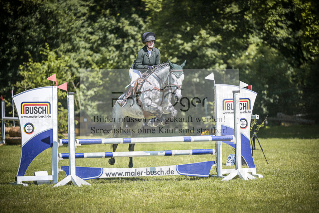 DOS_3126 | Entdecke hochwertige Reitturnierfotos von Foto Oger. Professionell, emotional und authentisch – jetzt Lieblingsmomente im Shop bestellen.Deutschlandweite Turnierfotografie. - Realisiert mit Pictrs.com