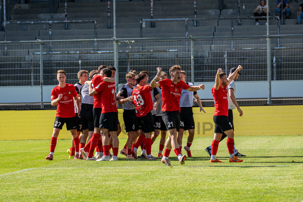 Stuttgarter Kickers vs. SG Sonnenhof Großaspach, Fussball, WFV-Pokal, Finale, 23.05.2026 | Kollektiver Torjubel nach Treffer durch Fabian Eisele (SG Sonnenhof Großaspach, #23) zum 0:2,Stuttgarter Kickers vs. SG Sonnenhof Großaspach, Fussball, WFV-Pokal, Finale, 23.05.2026