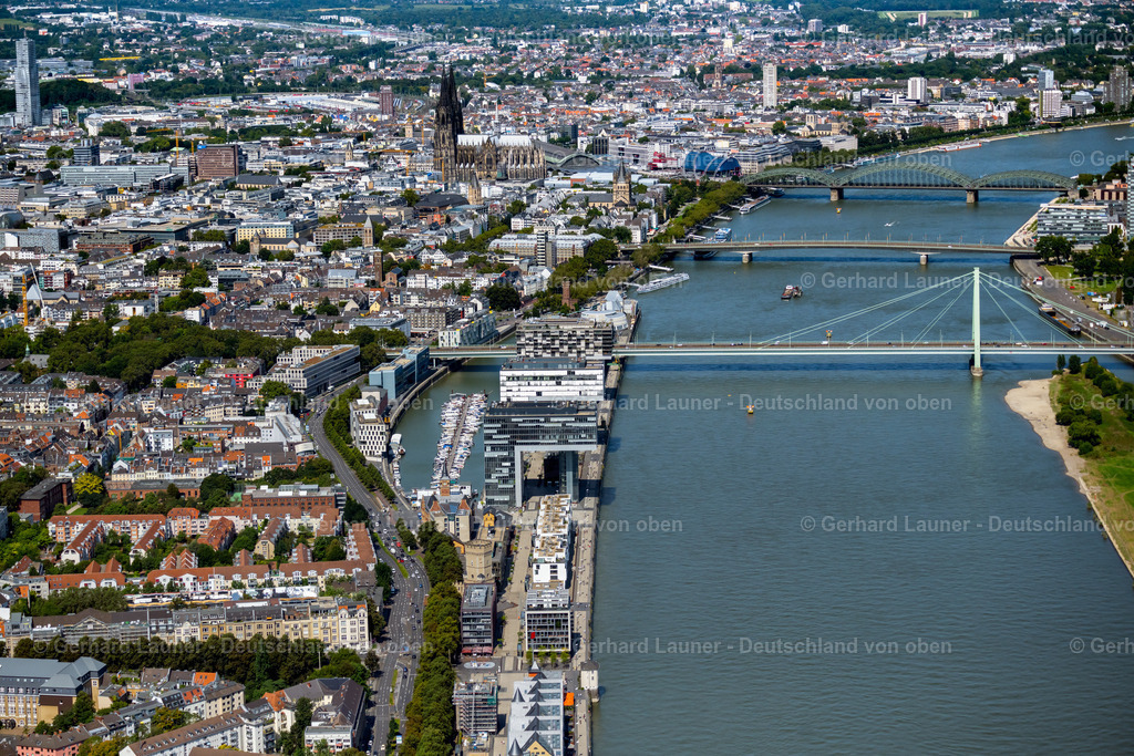 4048530 | Der Rheinauhafen ist eine ehemalige Hafenanlage in der Kölner Altstadt-Süd, die heute als Wohn-, Büro-, Dienstleistungs- und Gewerbegebiet genutzt wird.