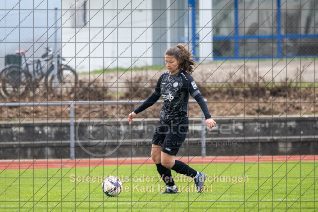 20250329_150201_0404 | #,1.FC Donzdorf (schwarz) vs. 1.FC Heidenheim (rot), Fussball, EnBW-Oberliga B -Juniorinnen, 18. Spieltag, Saison 2024/2025, Rasenplatz, Lautertal Stadion, Süßener Straße 16, 73072 Donzdorf, 29.03.2025 - 14:00 Uhr,Foto: PhotoPeet-Sportfotografie/Peter Harich