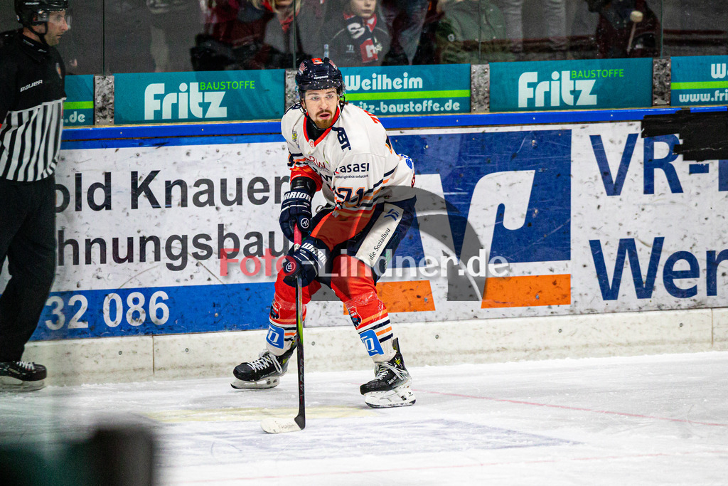 TSV Peißenberg MINERS gegen ESC Kempten SHARKS | Eishockey Bayernliga Herren Pre-Playoffs 2024/25, TSV Peißenberg MINERS gegen ESC Kempten SHARKS, 20250131,Anton ZIMMER (SHARKS 71) in Aktion, Freisteller,2025-01-31 in Peißenberg (Eisstadion Peißenberg)Anton ZIMMER (SHARKS 71)Copyright: WolfgangxLindner foto-lindner.de
