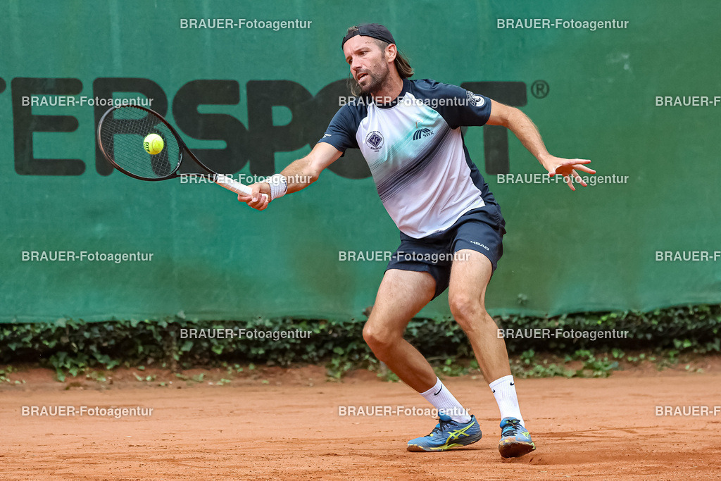 HTC Blau-Weiß Krefeld - LTTC Rot-Weiß Berlin  | Krefeld, Deutschland 21.07.2023, Gero Kretschmer (HTC Blau-Weiß Krefeld) gegen Nino Ehrenschneider (LTTC Rot-Weiss Berlin) ,

bei der 2. Tennis Bundesliga Nord Begegnung zwischen HTC Blau-Weiß Krefeld und LTTC Rot-Weiß Berlin am 21.07.2023 in Krefeld.

(Foto: BRAUER-Fotoagentur)
 
