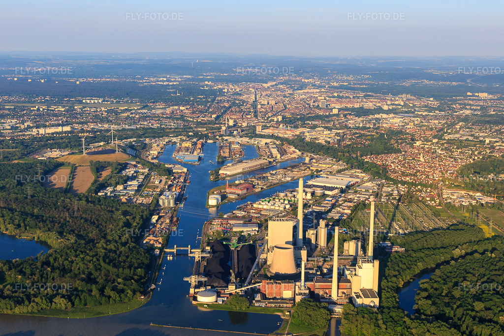 Luftbild: Karlsruher Rheinhäfen von Westen im Ortsteil Daxlanden in Karlsruhe im Bundesland Baden-Württemberg in Deutschland. Foto: IMG_114117.jpg vom 23.05.2019 durch Werner Riehm/FLY-FOTO.de