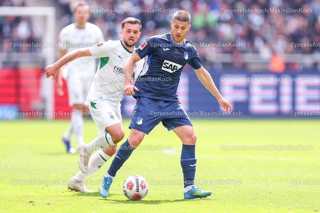 BMG16052601041 | 16.05.2026, Fußball, Borussia Mönchengladbach - TSG 1899 Hoffenheim, 1. Fußball Bundesliga, 34.Spieltag, Borussia-Park, Saison 2025 2026: Andrej Kramaric&nbsp;(TSG Hoffenheim #27) im Zweikampf gegen  Kevin Stöger&nbsp;(Borussia Mönchengladbach #07)  DFB regulations prohibit any use of photographs as image sequences and or quasi-video.
