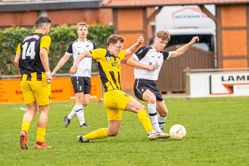 Fußball I Herren I Saison 2025-2026 I Kreisliga VEC I 22. Spieltag I SC SW Bakum - SV Falke Steinfeld I 24259 | jns.sportfotos - Realisiert mit Pictrs.com