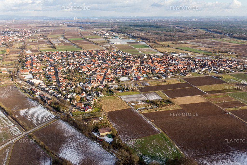 Dorf - Ansicht am Rande von landwirtschaftlichen Feldern und Nutzflächen | Luftbild: Dorf - Ansicht am Rande von landwirtschaftlichen Feldern und Nutzflächen in Zeiskam im Bundesland Rheinland-Pfalz in Deutschland. Foto: IMG_096260.jpg vom 15.01.2017 durch Werner Riehm/FLY-FOTO.de - Realisiert mit Pictrs.com