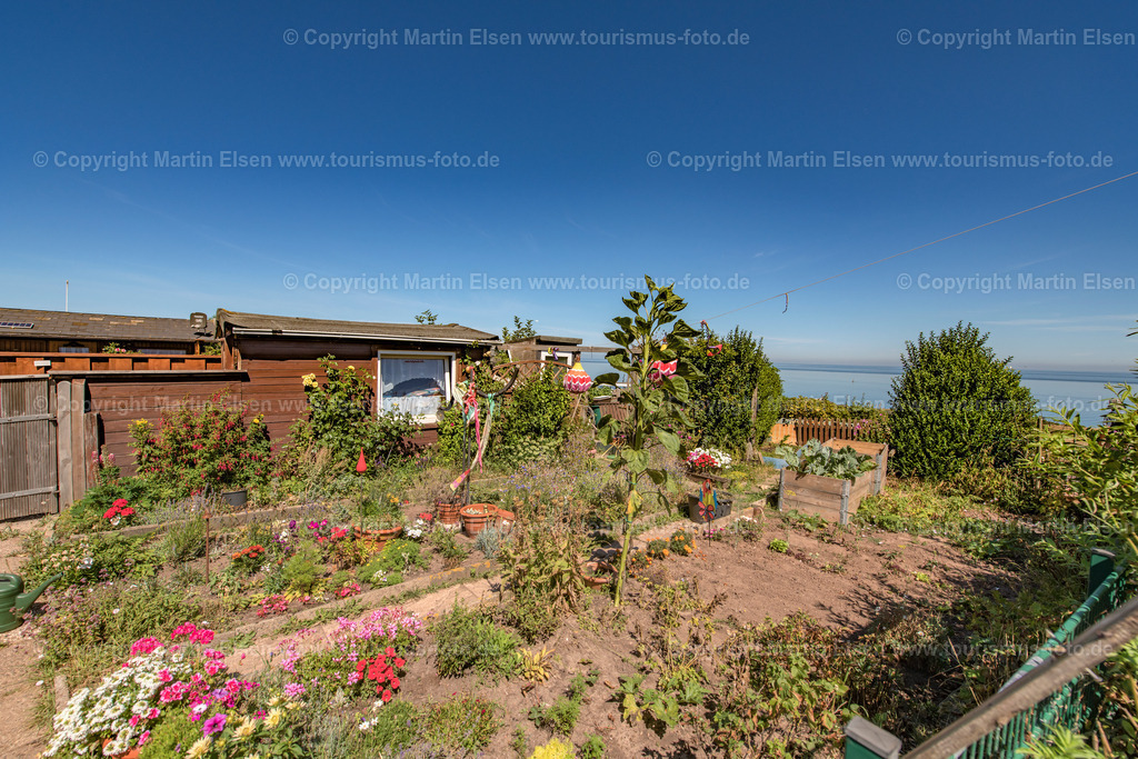 Helgoland Schrebergärten_ELS_8126030818 | Helgoland - Aufnahmedatum: 03.08.2018, Aufnahmehöhe:  m, Koordinaten:  - , Bildgröße: 8256 x  5504 Pixel - Copyright 2018 by Martin Elsen, Kontakt: Tel.: +49 157 74581206, E-Mail: info@schoenes-foto.deSchlagwörter:Schleswig-Holstein,Landkreis Pinneberg,Düne,Hochseeinsel,Börteboote,Meer,Küste,Halunder,Oberland,Unterland,Strand,Seehunde,Robben,Lange Anna,Felsen,Roter Felsen,Luftbild,Luftbilder,Bastölpel - Realisiert mit Pictrs.com