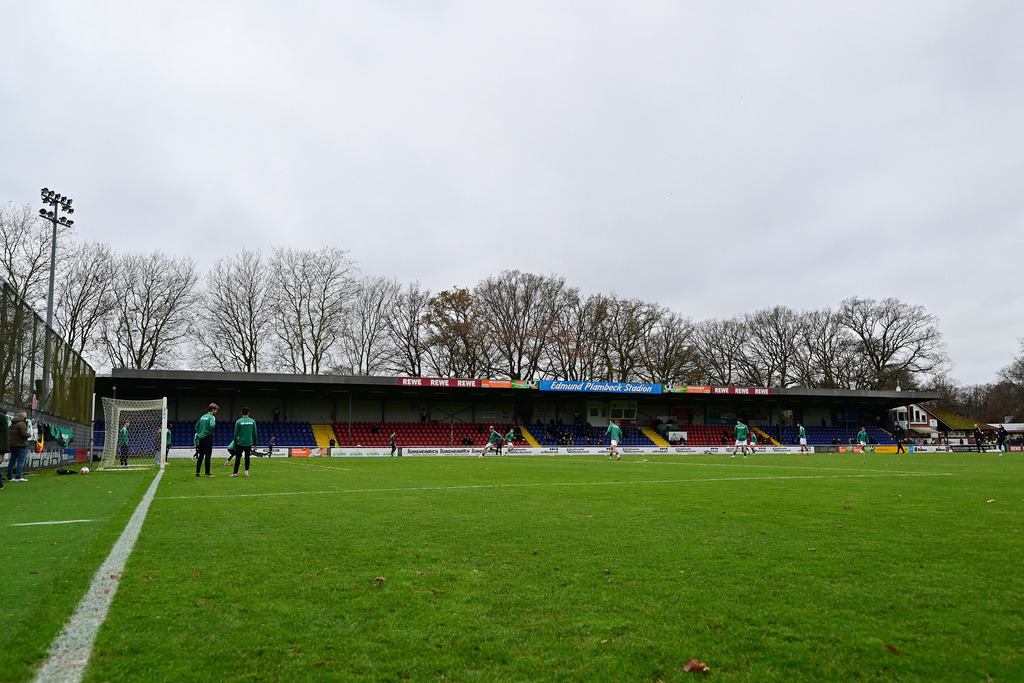 Fußball I Herren I Saison 2025-2026 I Regionalliga Nord I 21. Spieltag I FC St. Pauli II - VfB Lübeck | Symbol, Symbolfoto, Symbolbild, Sinnbild, Bildsymbol, Darstellung, Signum, Beispielbild, Musterbild, Referenzbild, Beispielfoto, Stockfoto, Archivaufnahme, Demonstrationsfoto, Vergleichsbild: Stadion, Edmund-Plambeck-Stadion, Ochsenzoller Str. 58 22848 Norderstedt, Edmund Plambeck Stadion - Realisiert mit Pictrs.com