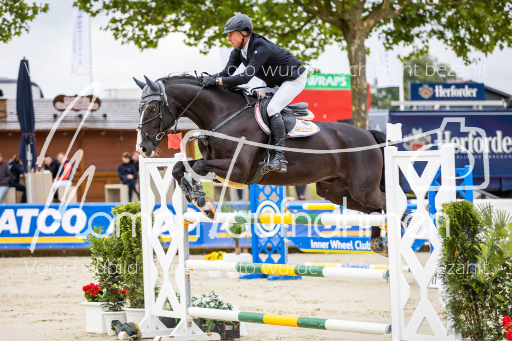 BHO-2PhSpr-M-5-2062 | MomenTaufnahmen Pferdesportfotos