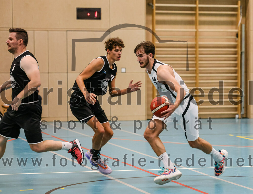 2023-10-08_068_TSV_Vaterstetten_gegen_ESV_Staffelsee | Vaterstetten, Deutschland, 08.10.2023:
Basketball, Bayernliga Herren Süd 2023 / 2024, 3. Spieltag, TSV Vaterstetten gegen ESV Staffelsee, Endergebnis: 62:90

Foto: Christian Riedel / fotografie-riedel.net