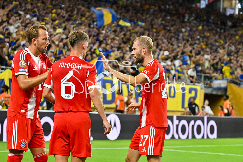 FC Bayern München - Boca Juniors | Jubel der Bayern nach dem Treffer zum 1-0 durch Harry KANE (FC Bayern Muenchen 9) / Tor / Torschuetze / Freude / Happy / FIFA Club World Cup: FC Bayern Muenchen - Boca Juniors, Hard Rock Stadium am 20.06.2025 / NOT FOR SALE IN USA / Joshua KIMMICH (FC Bayern Muenchen 6) / Konrad LAIMER (FC Bayern Muenchen 27)