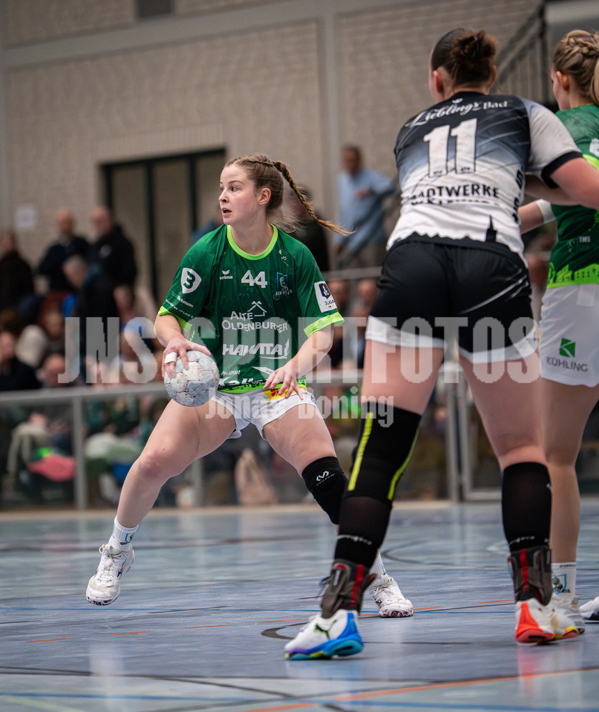 Handball I Frauen I Saison 2025-2026 I 3. Liga Staffel Nord I 13. Spieltag I SC SFN Vechta -Buxtehuder SV II-04 | Maya Janßen (44, SC SFN Vechta) - Realisiert mit Pictrs.com