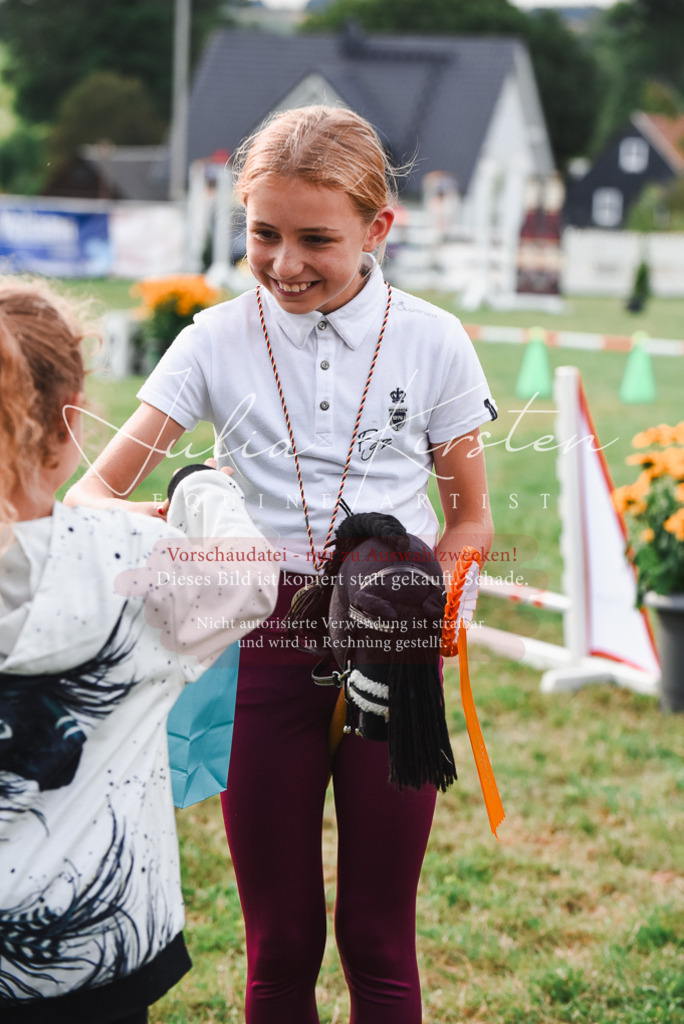 DSC_4799 | Pferde- und Turnierfotografie in Westsachsen. Pferdeportraits, Auftragszeichnungen und intuitive Kunst.