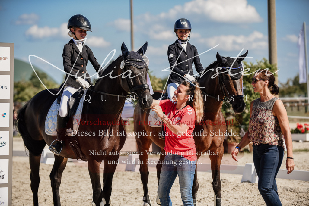 DSC_9805 | Pferde- und Turnierfotografie in Westsachsen. Pferdeportraits, Auftragszeichnungen und intuitive Kunst.