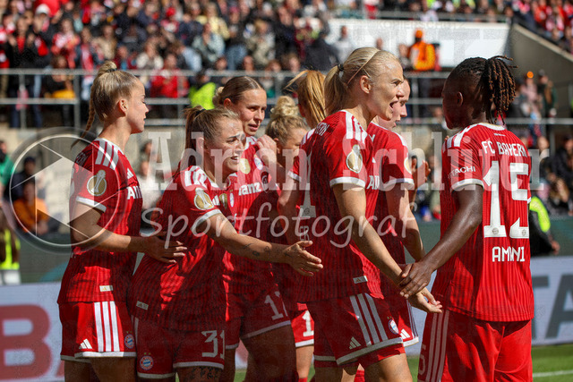 14.05.2026, GER, Fussball, Frauen, DFB-Pokal, Finale, Saison 2025/2026, VfL Wolfsburg - FC Bayern München | b31 Torjubel, jubelt nach ihrem Treffer zum 1:0