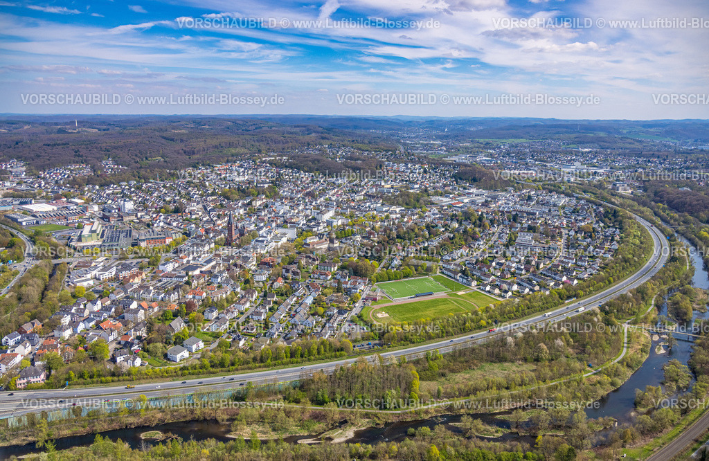 Arnsberg260402886 | Luftbild, Ortsansicht Neheim mit Dom St. Johannes Baptist Kirche, Autobahn A46 und Fluss Ruhr, Sportzentrum Binnerfeld TV Neheim 1884 e.V., Neheim, Arnsberg, Sauerland, Nordrhein-Westfalen, Deutschland