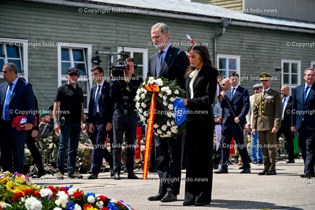 Internationale Gedenk- und Befreiungsfeier Gedenkstaette Mauthausen 2025_ 11.05.2025-192 | 11.05.2025, Mauthausen, AUT, Internationale Gedenk- und Befreiungsfeier Gedenkstaette Mauthausen 2025, 80 Jahre Befreiung KZ Mauthausen im Bild Delegation Spanien, Felipe IV, Koenig von Spanien (Felipe Juan Pablo Alfonso de Todos los Santos de Borbon y Grecia), Dona Letizia, Koenigin von Spanien