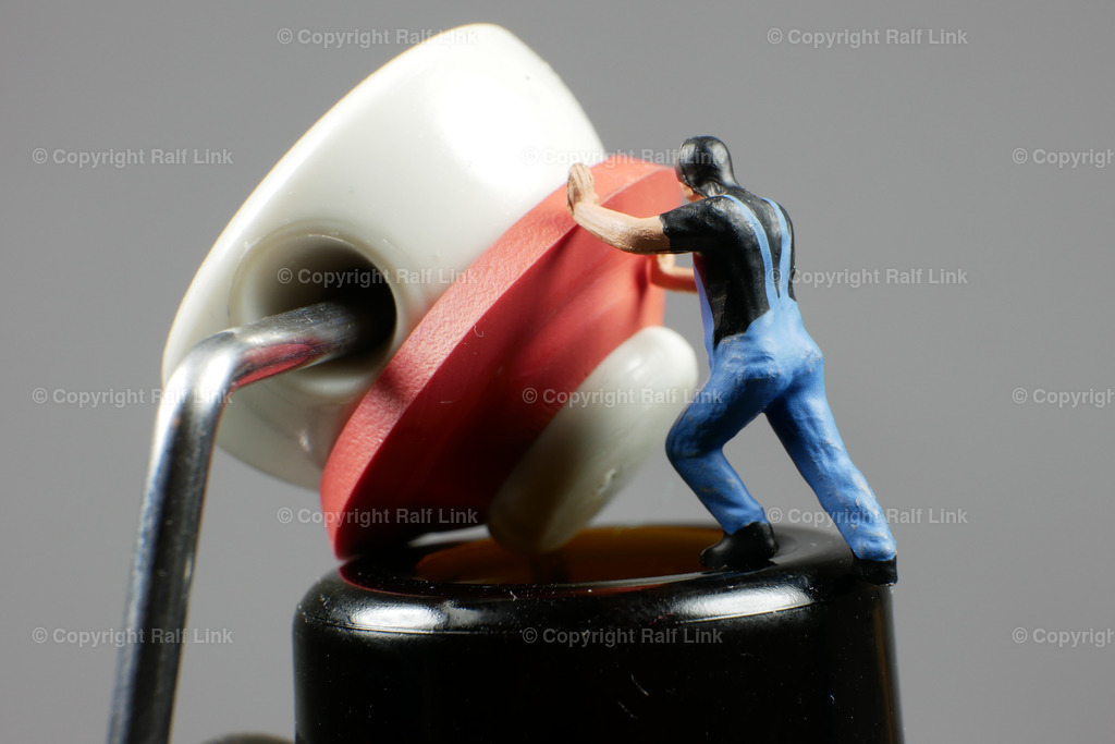 Flaschenöffner | Stockfotos, Fotos mit Miniaturfiguren und kreativen Ideen. Dabei auch vieles aus der Metropolregion Rhein-Neckar. 