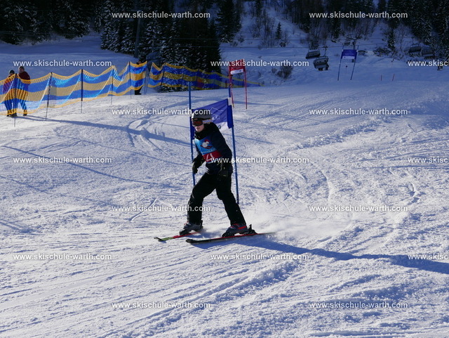 Olivia  (4) | Photos von der Skischule Warth - Realisiert mit Pictrs.com