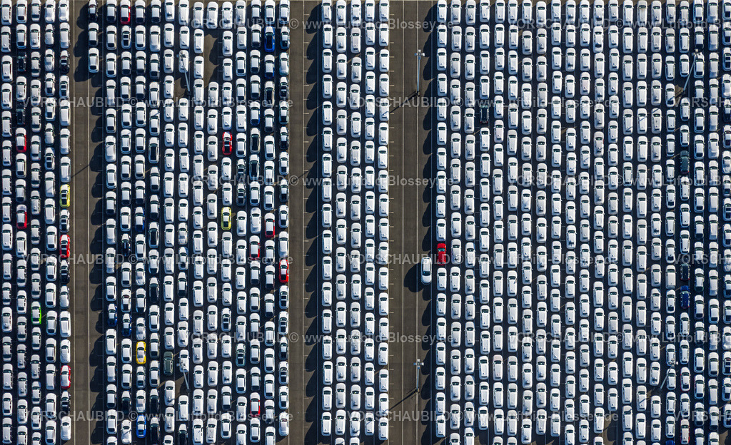 Emden251104714-2 | Luftbild, PKW Logistik, Volkswagenwerk PKW Parkplatz, Formen und Farben, Larrelt, Emden, Norddeutschland, Ostfriesland, Niedersachsen, Deutschland