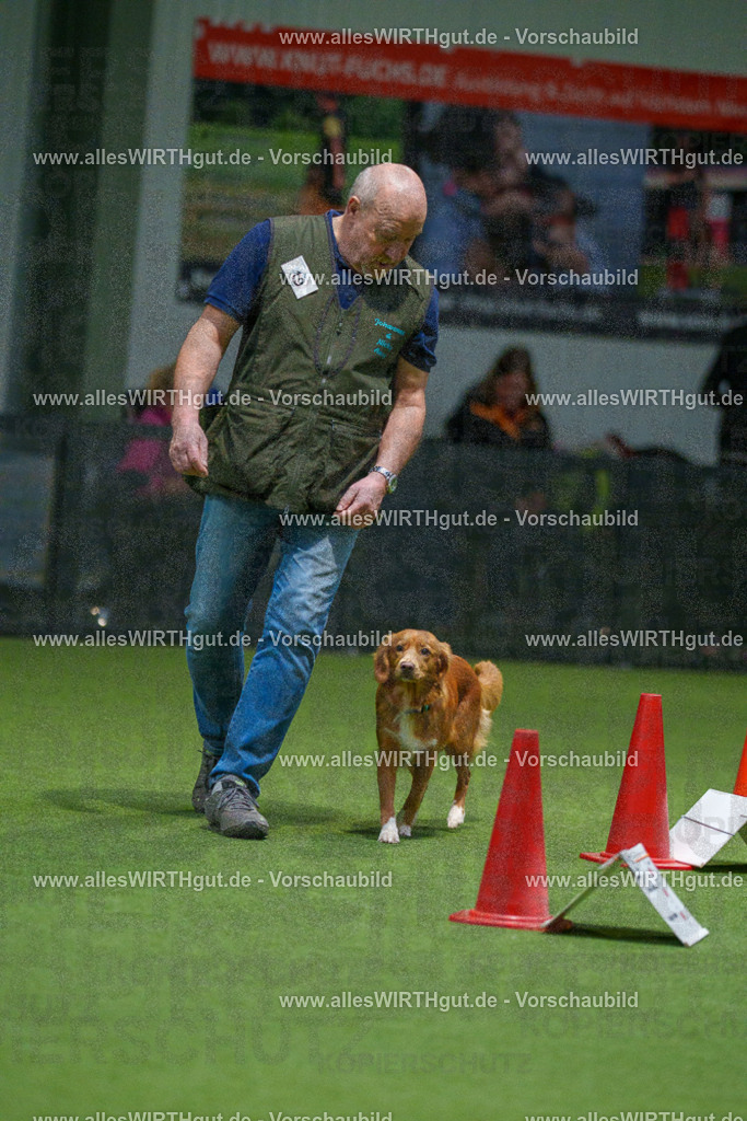 7R504524 | Professionelle Tierfotografie in Mönchengladbach von Daniel Wirth (allesWIRTHgut). Liebevolle & natürliche Bilder von Hunden & Katzen für unvergessliche Erinnerungen.