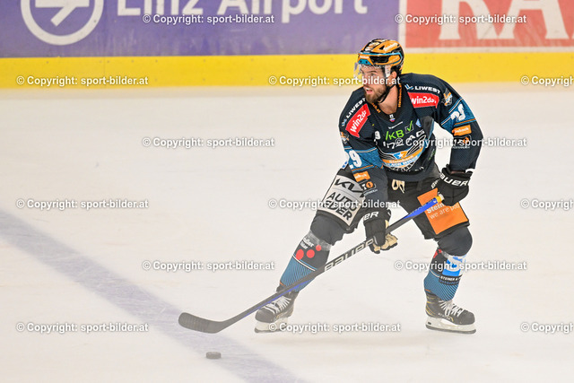 AUT, ICE, Black Wings Linz vs EC Villacher SV | 17.09.2023, Eishalle Linz, AUT, ICE Eishockey Liga, Black Wings Linz vs EC Villacher SV, im Bild Martin Stajnoch (BWL)


// ICE win2day Hockey League Match between Black Wings Linz and EC Villacher SV in Linz, Austria on 2023/09/17