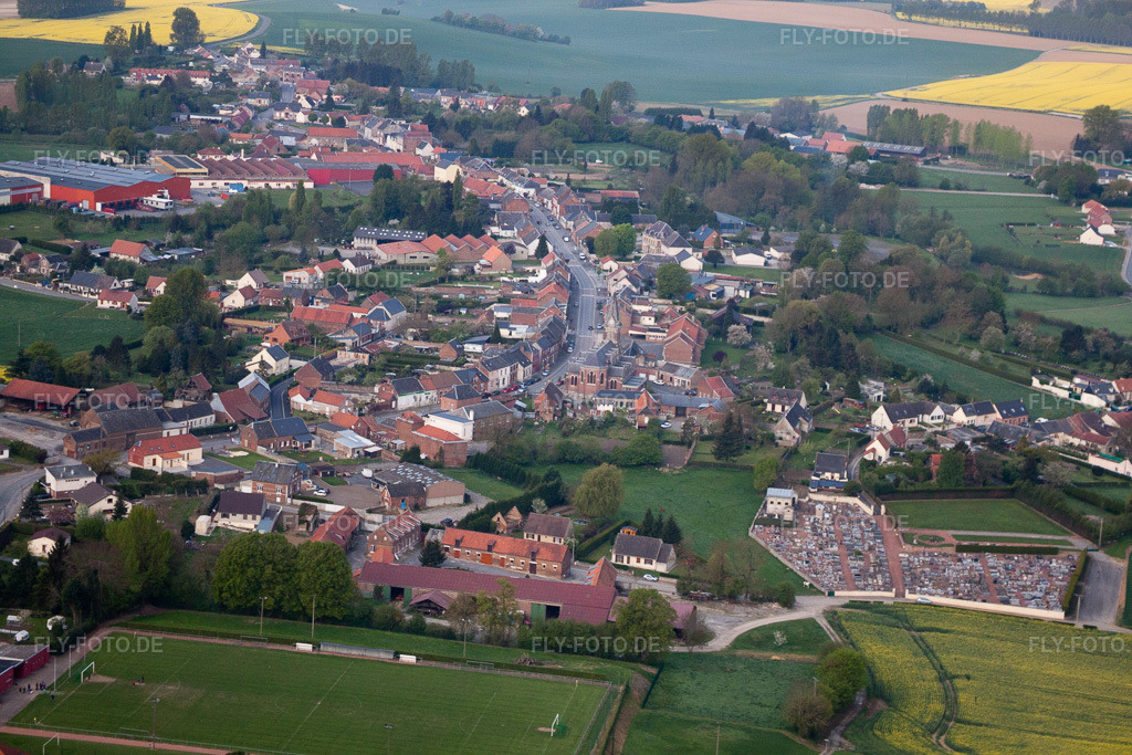 Luftbild: Ortsansicht in Seboncourt im Bundesland Aisne in Frankreich. – Foto: IMG_40010.jpg vom 17.04.2011 durch Werner Riehm/FLY-FOTO.de – Auflösung des Originals: 4752 x 3168 px