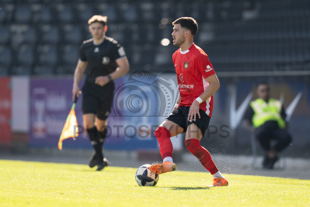 SG Sonnenhof Großaspach vs. KSV Hessen Kassel, Fussball, Regionalliga Südwest, 23. Spieltag, Saison 2025/2026, 07.03.2026 | Mert Tasdelen (SG Sonnenhof Großaspach, #10),SG Sonnenhof Großaspach vs. KSV Hessen Kassel, Fussball, Regionalliga Südwest, 23. Spieltag, Saison 2025/2026, 07.03.2026Foto: photosbyphips/Philip Ziegler