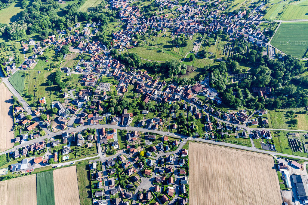 Vue aérienne: Vue de la ville à Scheibenhard dans le département Bas Rhin, France. Photo: IMG_115039.jpg prise le 01/06/2019 par Werner Riehm/FLY-FOTO.euRésolution de l'original: 5472 x 3648 px