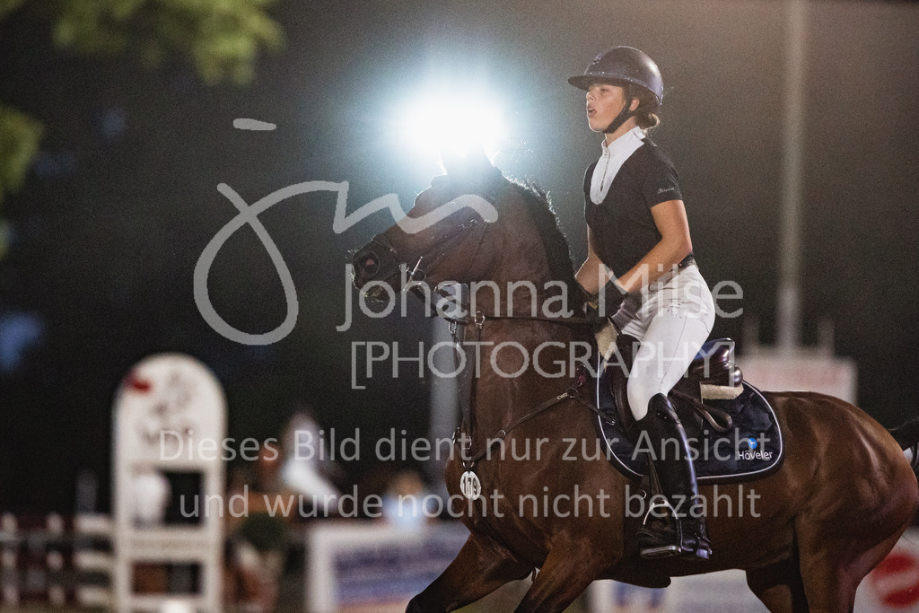 220825_Delbrueck_A1-Mannschaft-409 | Deine schönsten Turniermomente als professionelle Fotos! Entdecke hochwertige Pferdesport-Fotografie im Online-Shop. Jetzt Fotos finden & bestellen!