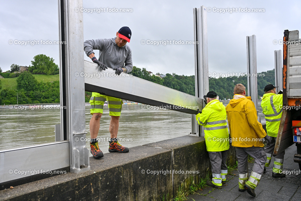 Linz_ Urfahr_ Donau_ Hochwasser_ 04.06.2024-40 | 04.06.2024, Linz, AUT, Urfahr, Hochwasser, im Bild Donau, Donaulaende Linz Urfahr, Hochwasserschutz, Aufbau Magistrat Linz