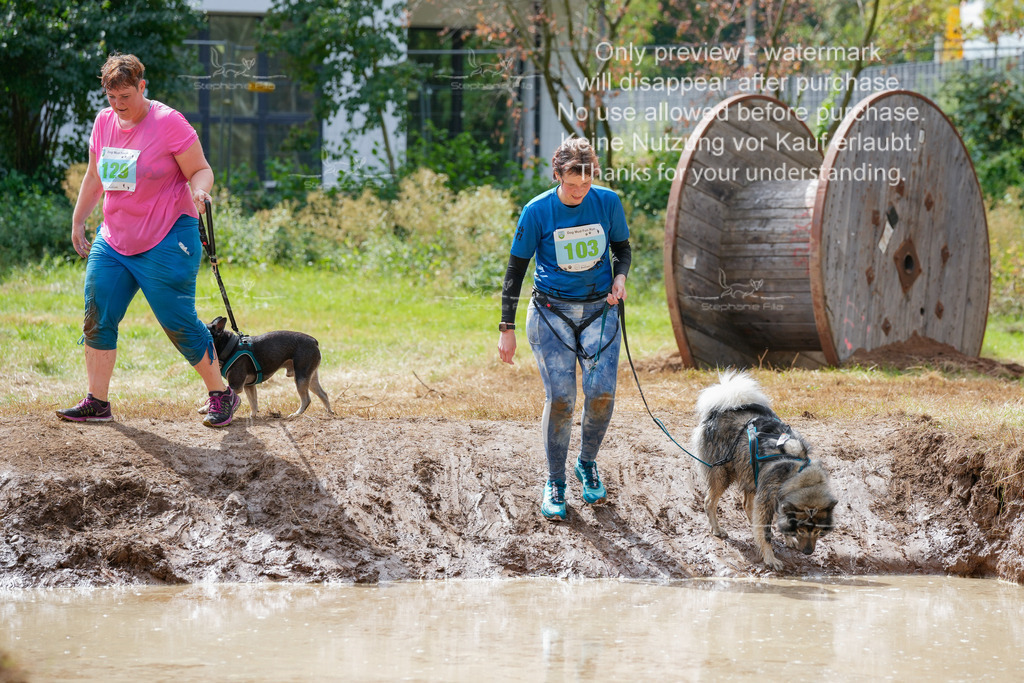 Schlamm_mit_Hund (292 von 460) | stephaniefillaphotographie - Realisiert mit Pictrs.com