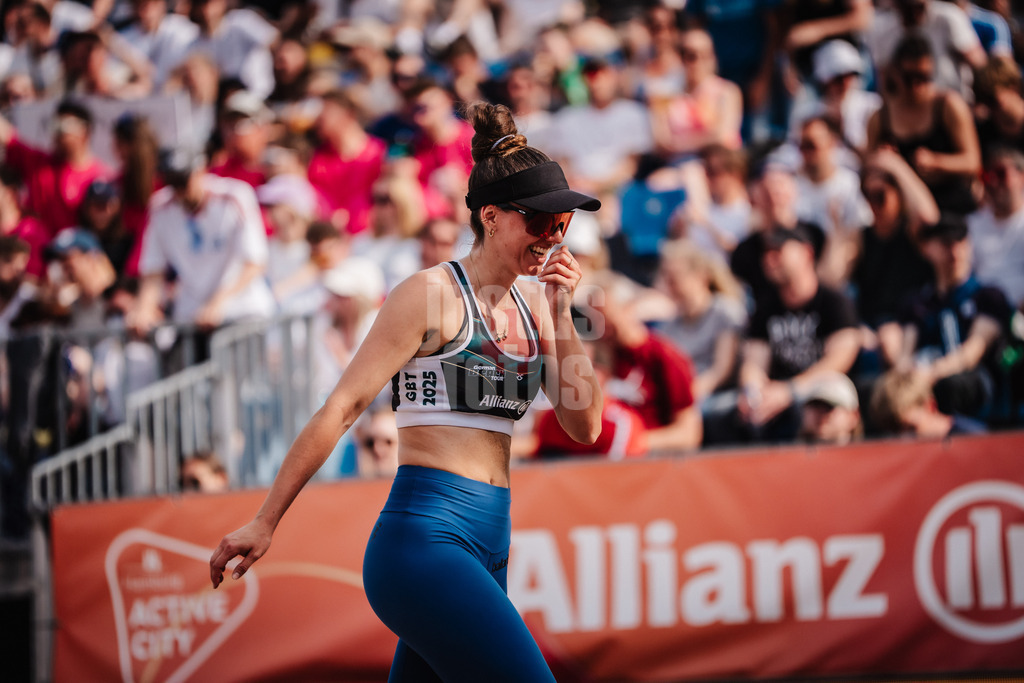 Beachvolleyball | Frauen | Allianz German Beach Tour 2025 | Tourstop Hamburg | 31.05.2025 | Lisa-Sophie Kotzan freut sich