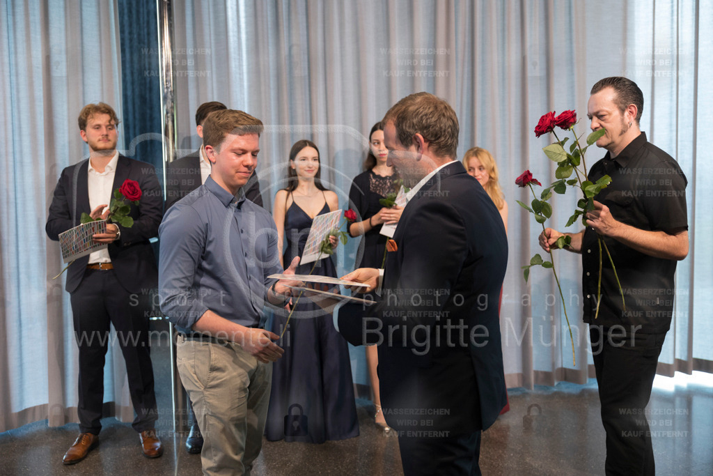 FeusiDiplomfeier_R6OO3021 | Brigitte Münger / bmsportphotography - Realisiert mit Pictrs.com