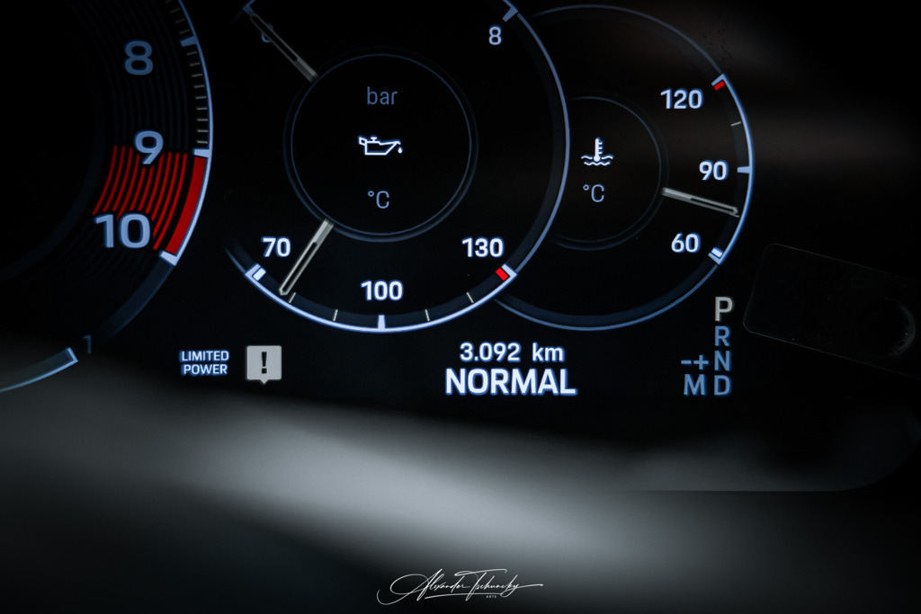 911 GT3 Touring Arlogrünmetallic | Entdecken Sie die faszinierende Welt von Alexander Tschuncky Arts: Kreative Fotografie, atemberaubende Automobilkunst und hochwertiger Bilderdruck. Lassen Sie sich inspirieren! - Realisiert mit Pictrs.com